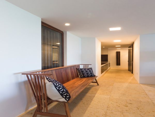 Beautiful Vacation Condo with Communal Pool Walk to Beach