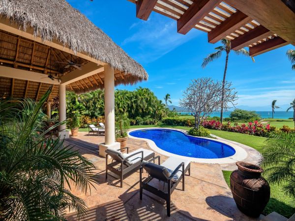 Luxury Vacation Home with 4 Bedrooms in Punta Mita
