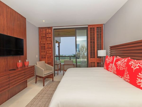 Short Walk to Beach Puerto Vallar Vacation Home Private Pool