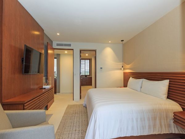 Short Walk to Beach Puerto Vallar Vacation Home Private Pool