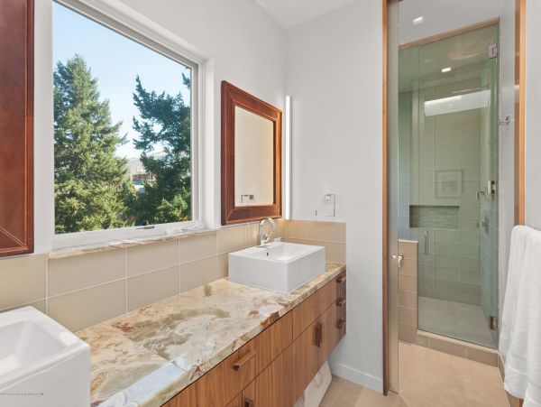 Aspen Home 987345