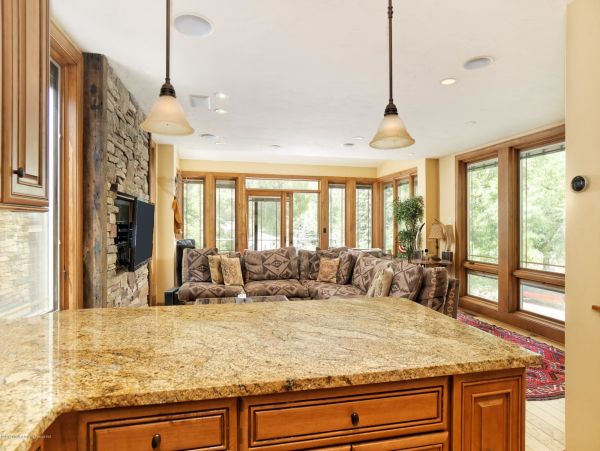 Aspen Home 987350