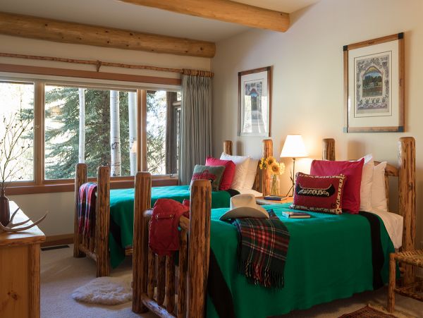 Secluded Cabin the woods with views of the Teton Range