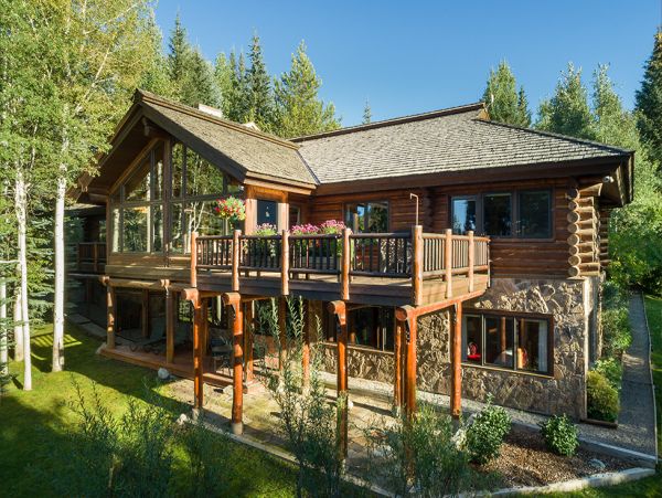 Secluded Cabin the woods with views of the Teton Range