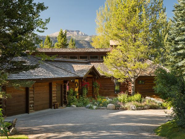 Secluded Cabin the woods with views of the Teton Range