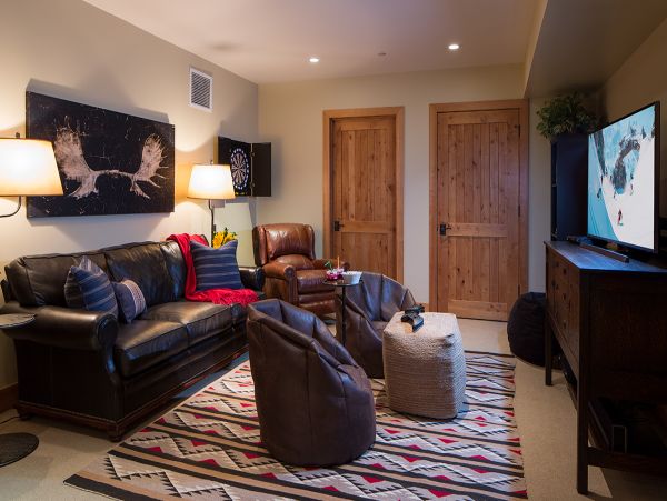 Teton Village Slopeside Lodge