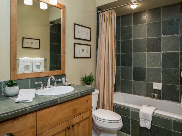Teton Village Slopeside Lodge