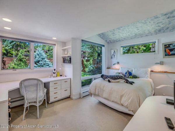 Aspen Home 987365