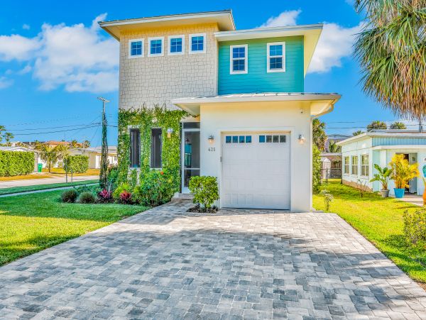 Short Walk to Beach Cape Canaveral Vacation Home with  Pool