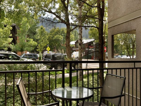 Aspen Home 987421