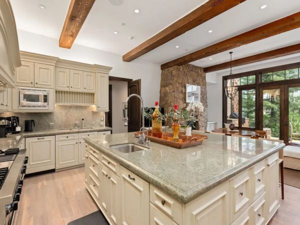 Mountain View Six Bedroom Residence in Aspen