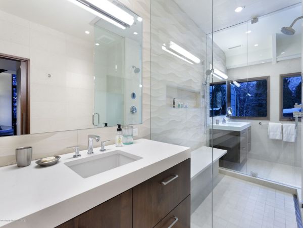 Aspen Luxury Vacation Rental - 5 Bedroom Aspen Core Residence with Mountain Views