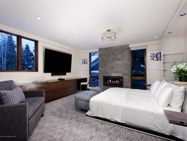 Aspen Luxury Vacation Rental - 5 Bedroom Aspen Core Residence with Mountain Views