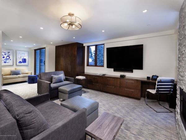 Aspen Luxury Vacation Rental - 5 Bedroom Aspen Core Residence with Mountain Views
