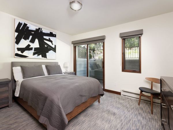 Aspen Luxury Vacation Rental - 5 Bedroom Aspen Core Residence with Mountain Views