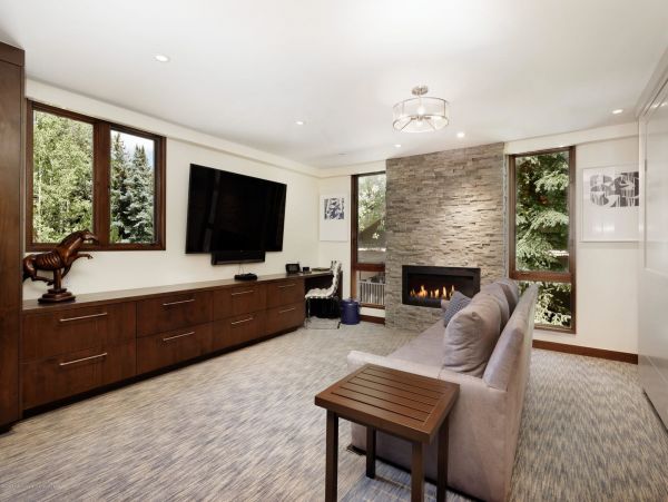 Aspen Luxury Vacation Rental - 5 Bedroom Aspen Core Residence with Mountain Views