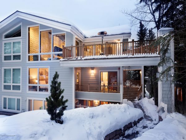 Aspen Luxury Vacation Rental - 5 Bedroom Aspen Core Residence with Mountain Views