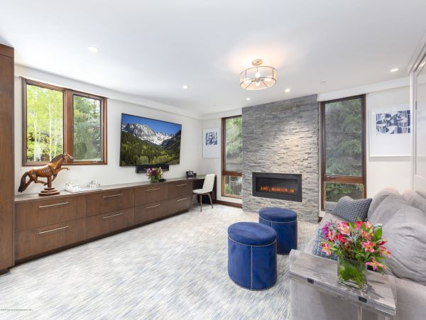 Aspen Luxury Vacation Rental - 5 Bedroom Aspen Core Residence with Mountain Views
