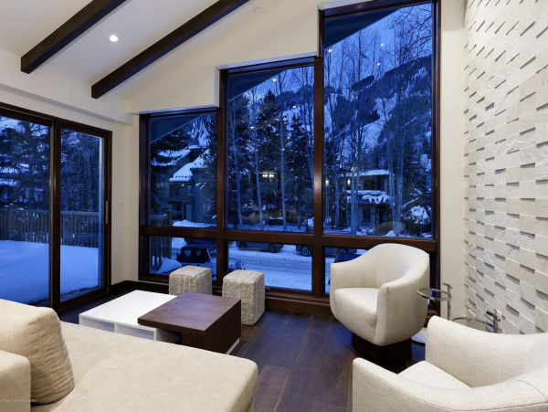 Aspen Luxury Vacation Rental - 5 Bedroom Aspen Core Residence with Mountain Views