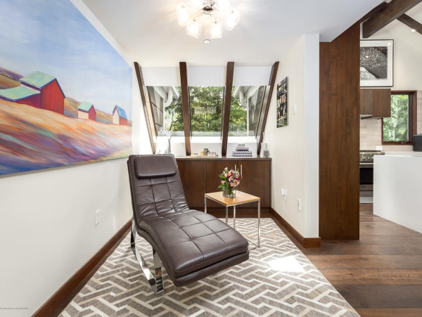 Aspen Luxury Vacation Rental - 5 Bedroom Aspen Core Residence with Mountain Views
