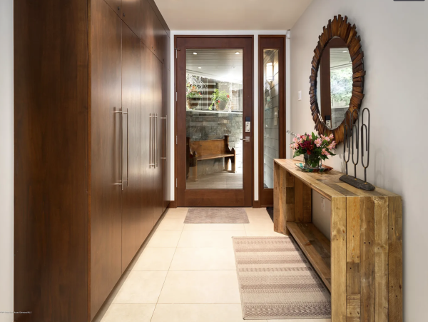 Aspen Luxury Vacation Rental - 5 Bedroom Aspen Core Residence with Mountain Views
