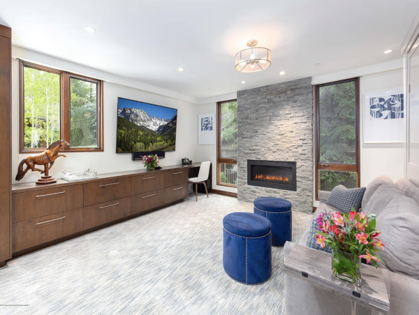 Aspen Luxury Vacation Rental - 5 Bedroom Aspen Core Residence with Mountain Views