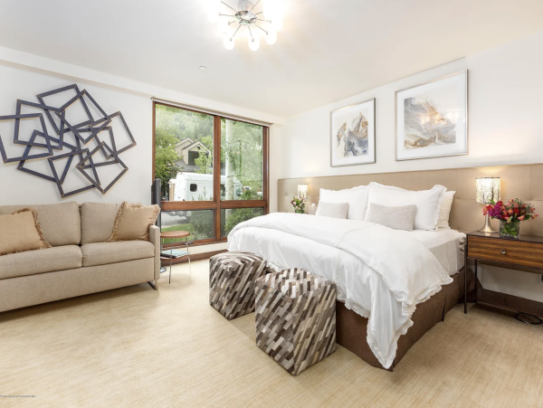 Aspen Luxury Vacation Rental - 5 Bedroom Aspen Core Residence with Mountain Views