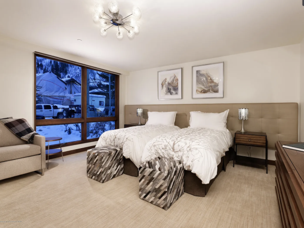 Aspen Luxury Vacation Rental - 5 Bedroom Aspen Core Residence with Mountain Views