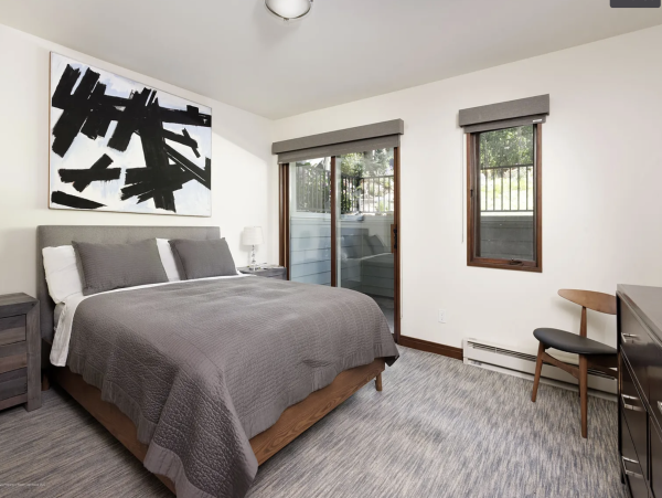 Aspen Luxury Vacation Rental - 5 Bedroom Aspen Core Residence with Mountain Views