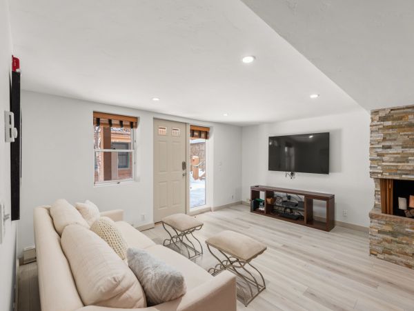 Aspen Home 987525
