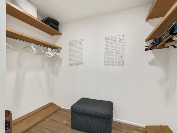 Aspen Home 987539