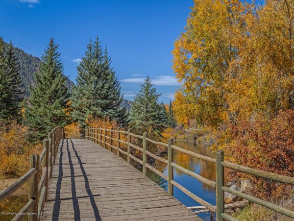 Aspen Home 987648