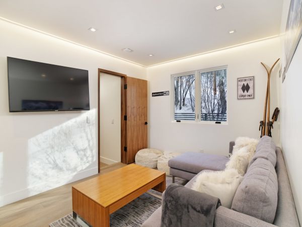 Aspen Home 987654