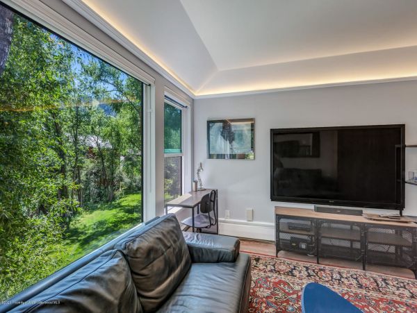 Aspen Home 987656