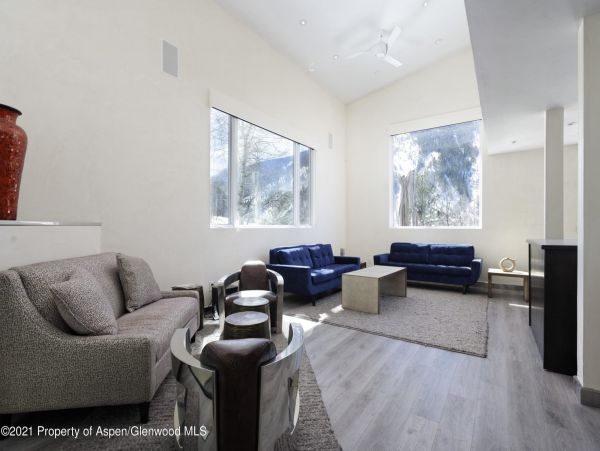 Aspen Home 987658