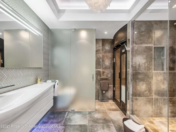Aspen Home 987658