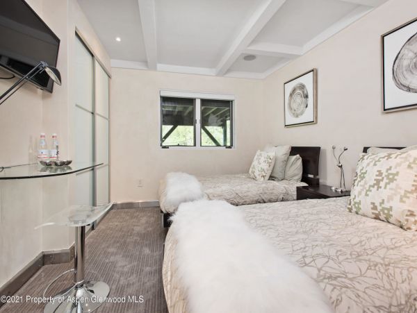 Aspen Home 987658