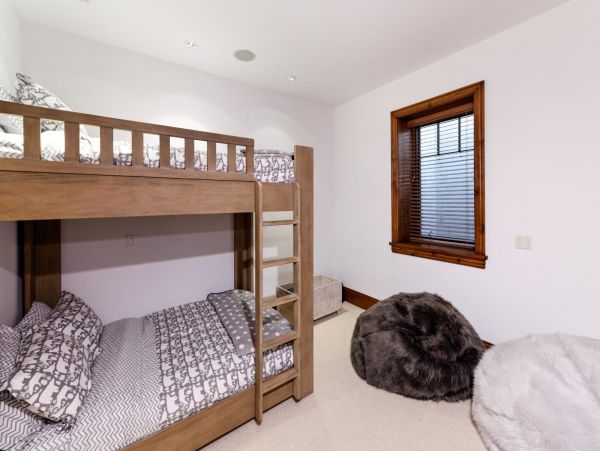 Aspen Home 987660