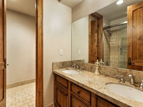 Aspen Home 987671