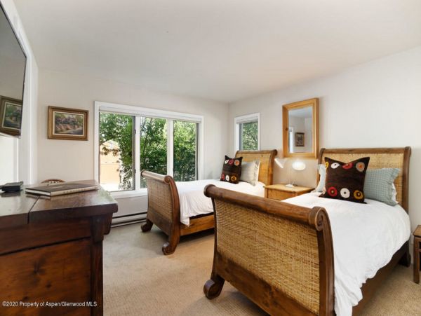 Aspen Home 987672