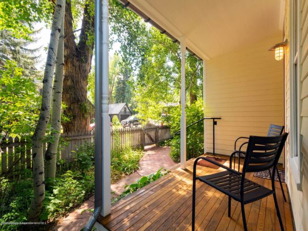 Aspen Home 987675