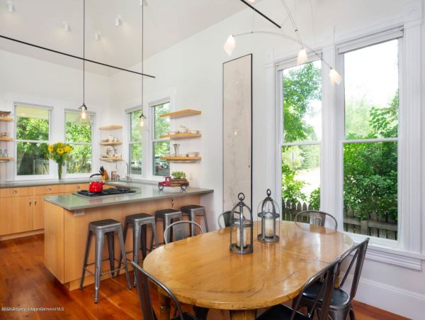 Aspen Home 987675