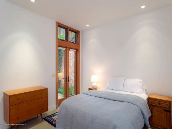 Aspen Home 987675