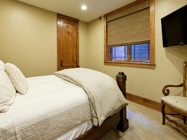 Aspen Home 987676