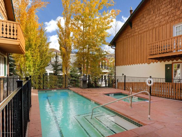 Aspen Home 987685
