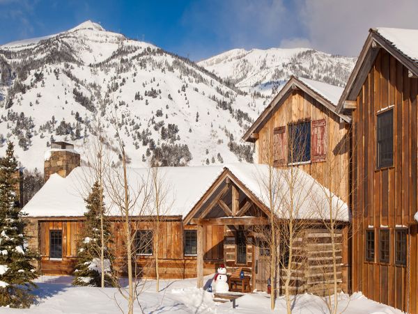 Mountain Views Four Bedrooms Shooting Luxury Cabin in Wilson