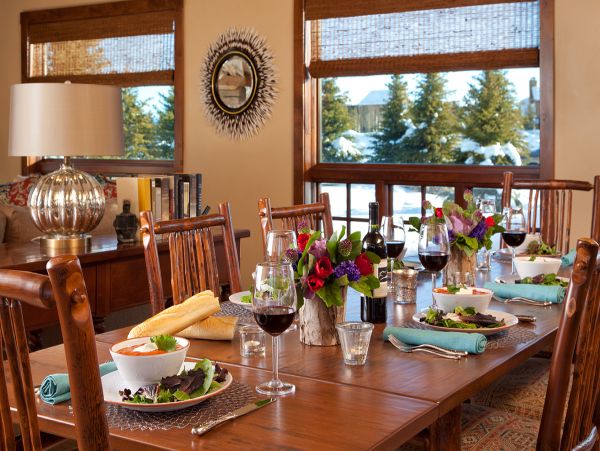 Mountain Views Four Bedrooms Shooting Luxury Cabin in Wilson