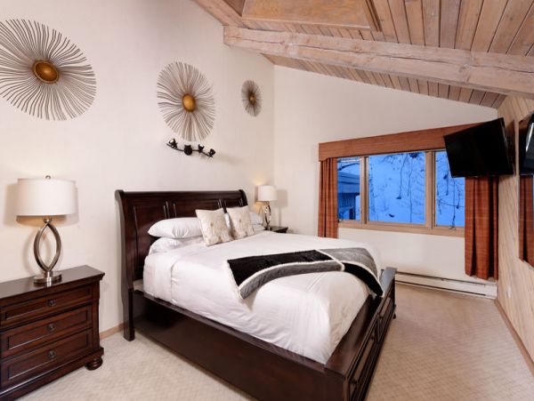 Ski-In/Ski-Out Luxury Home Vacation Rental in Aspen