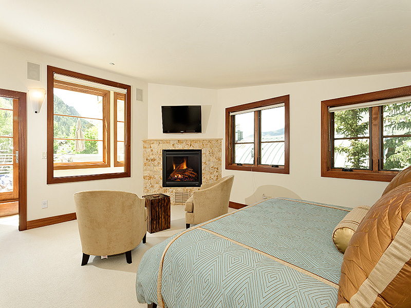 Aspen Condo 987789