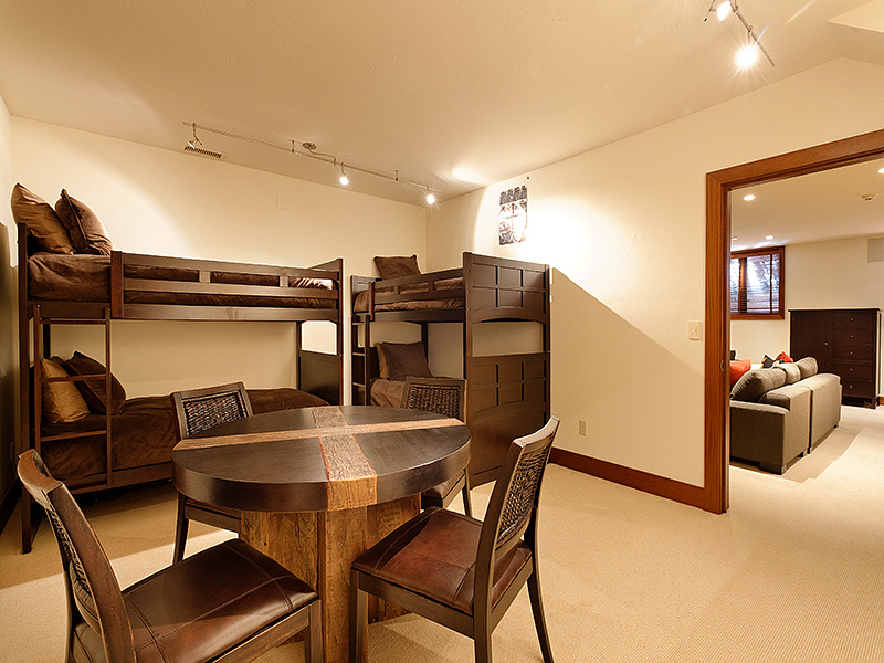 Aspen Condo 987789
